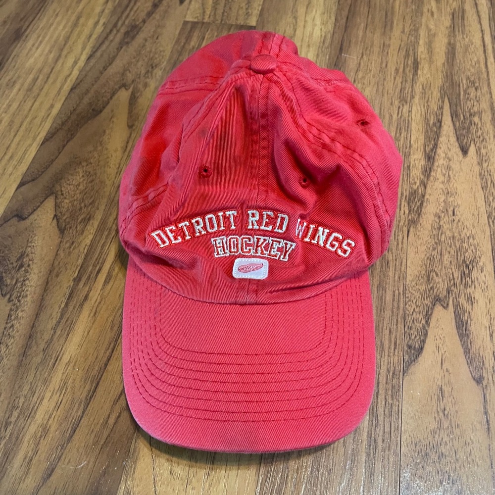 Detroit Red Wings Hockey Hat Drew Pearson NHL Mens Red Cotton Adjustable Cap